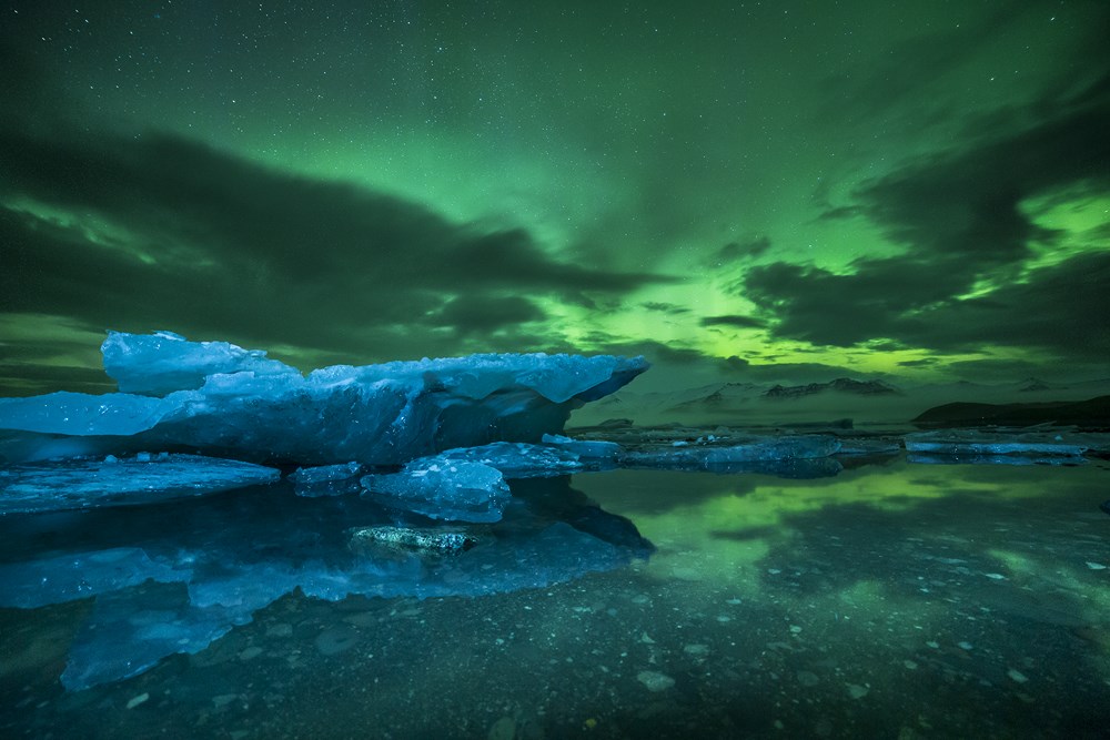 'Event Horizon' - northern lights photograph by Nicolas Raspiengeas