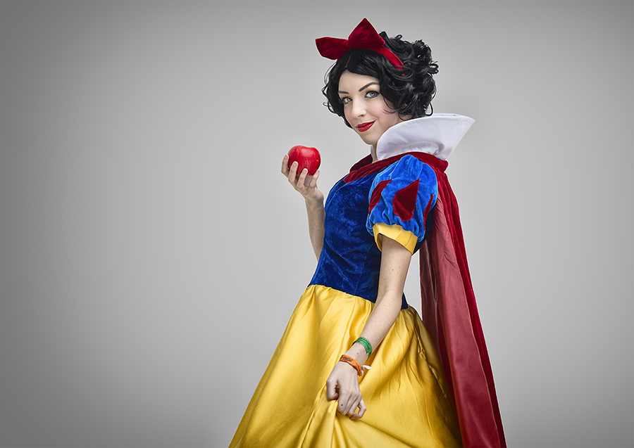 'Snow White' cosplay portrait - The Art of Cosplay by Xavier D. Buendia