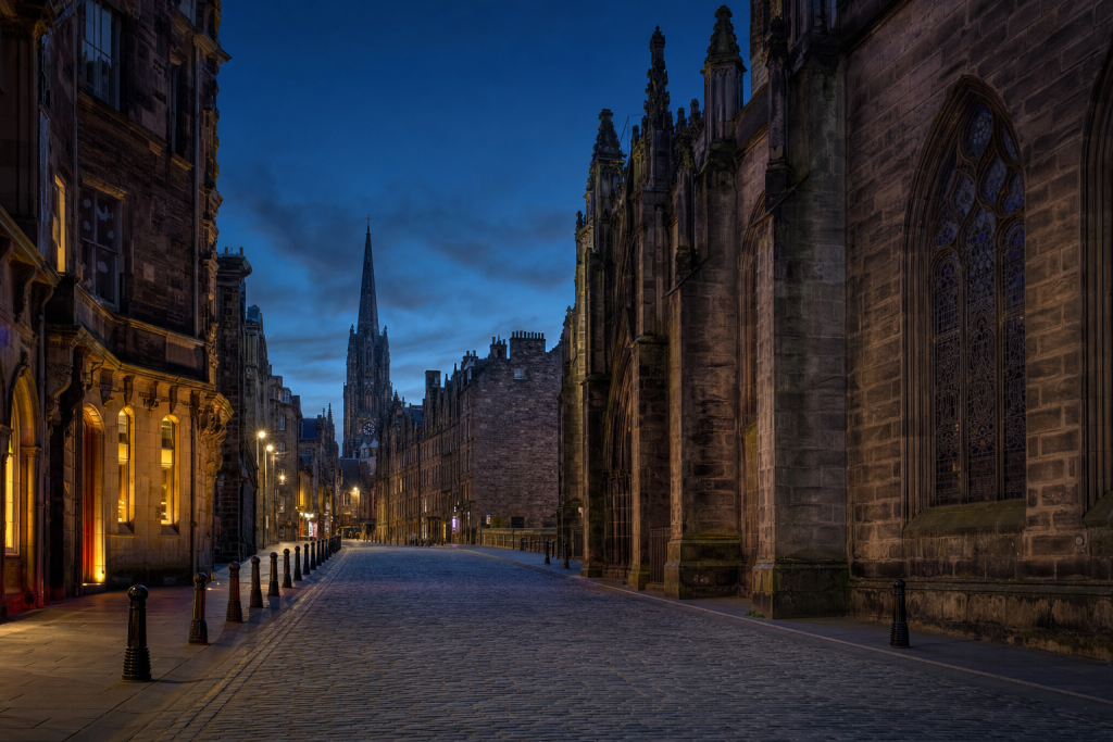 Edinburgh street photography at blue hour with leading lines and architectural detail