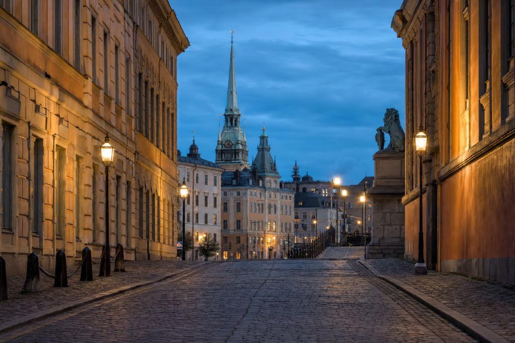 Stockholm street photography at blue hour with leading lines and architectural detail