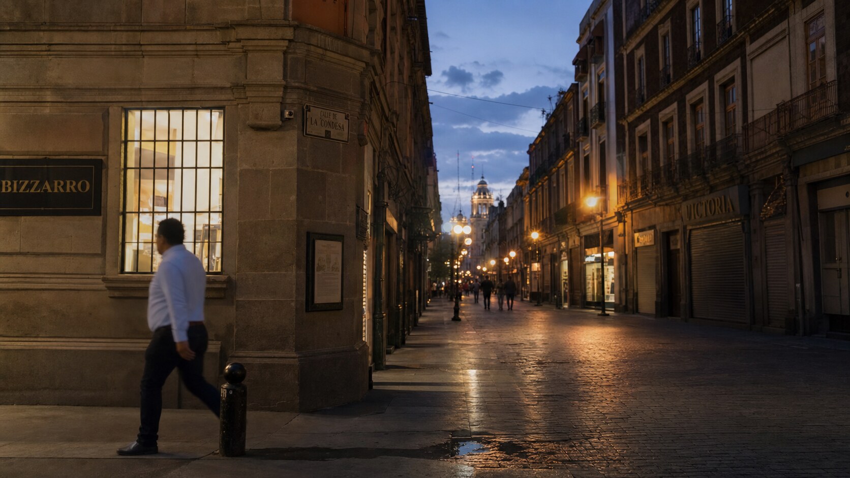 Blue hour street photography scene in Mexico City during a guided photography tour, showing the kind of low-light composition tour photographers cover
