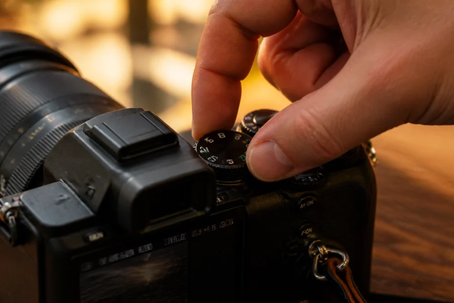 How to Use Manual Mode Camera: The Easy Beginner’s Guide