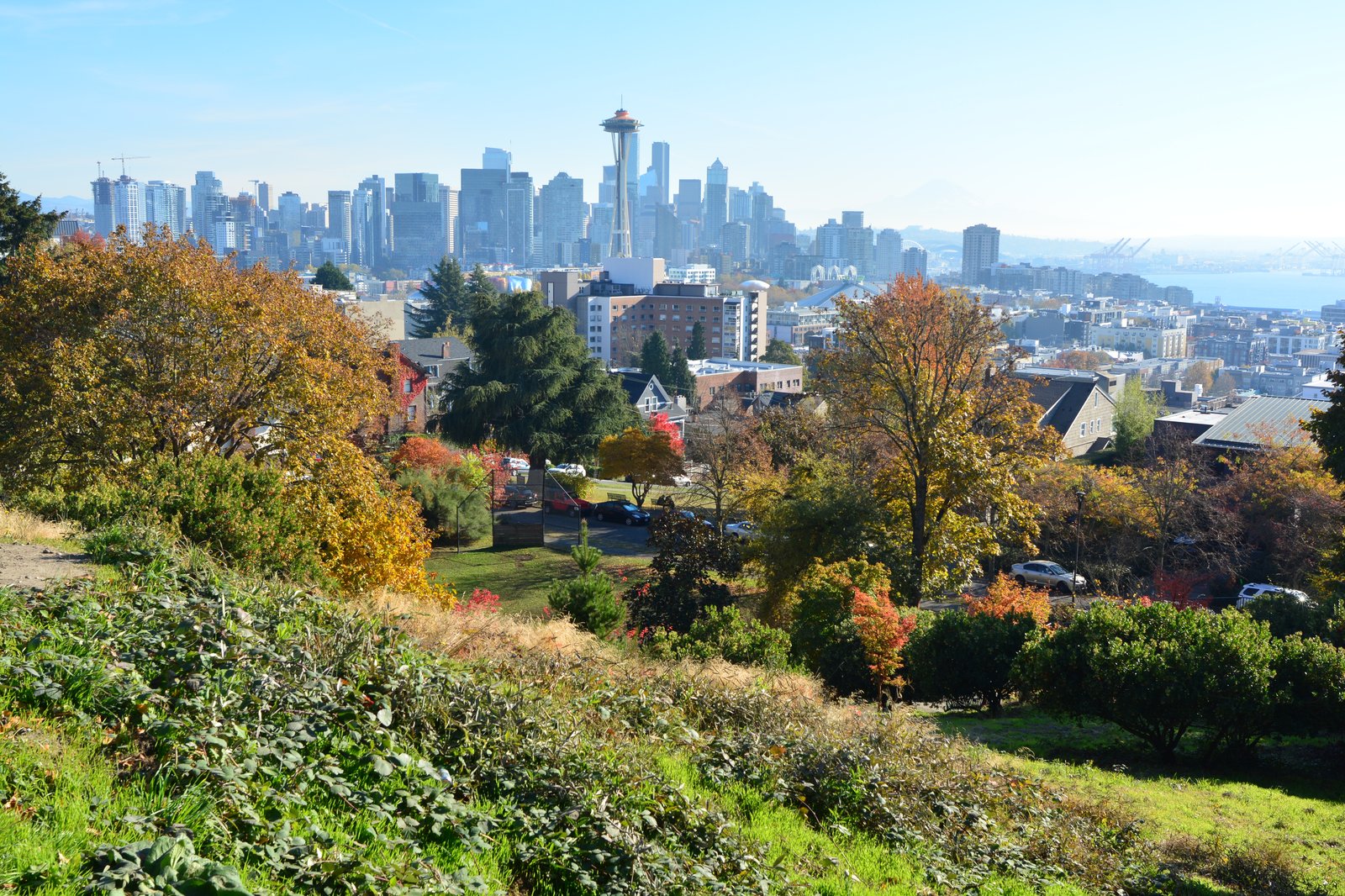Kerry Park Photography Guide: Seattle Skyline, Mount Rainier & Blue Hour