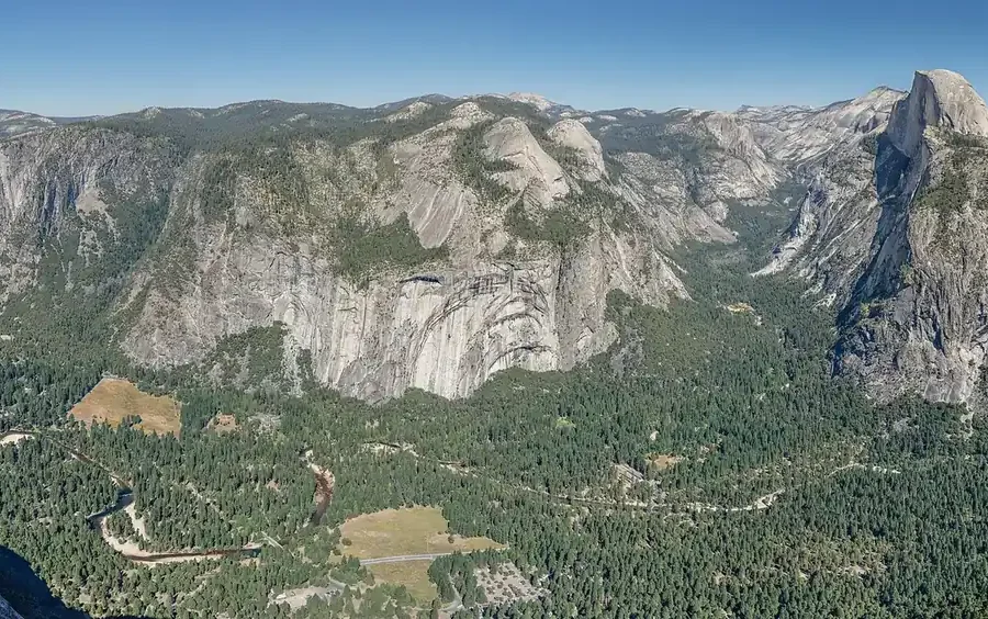 Landscape photograph of Glacier Point in Yosemite, California demonstrating a travel photography composition.