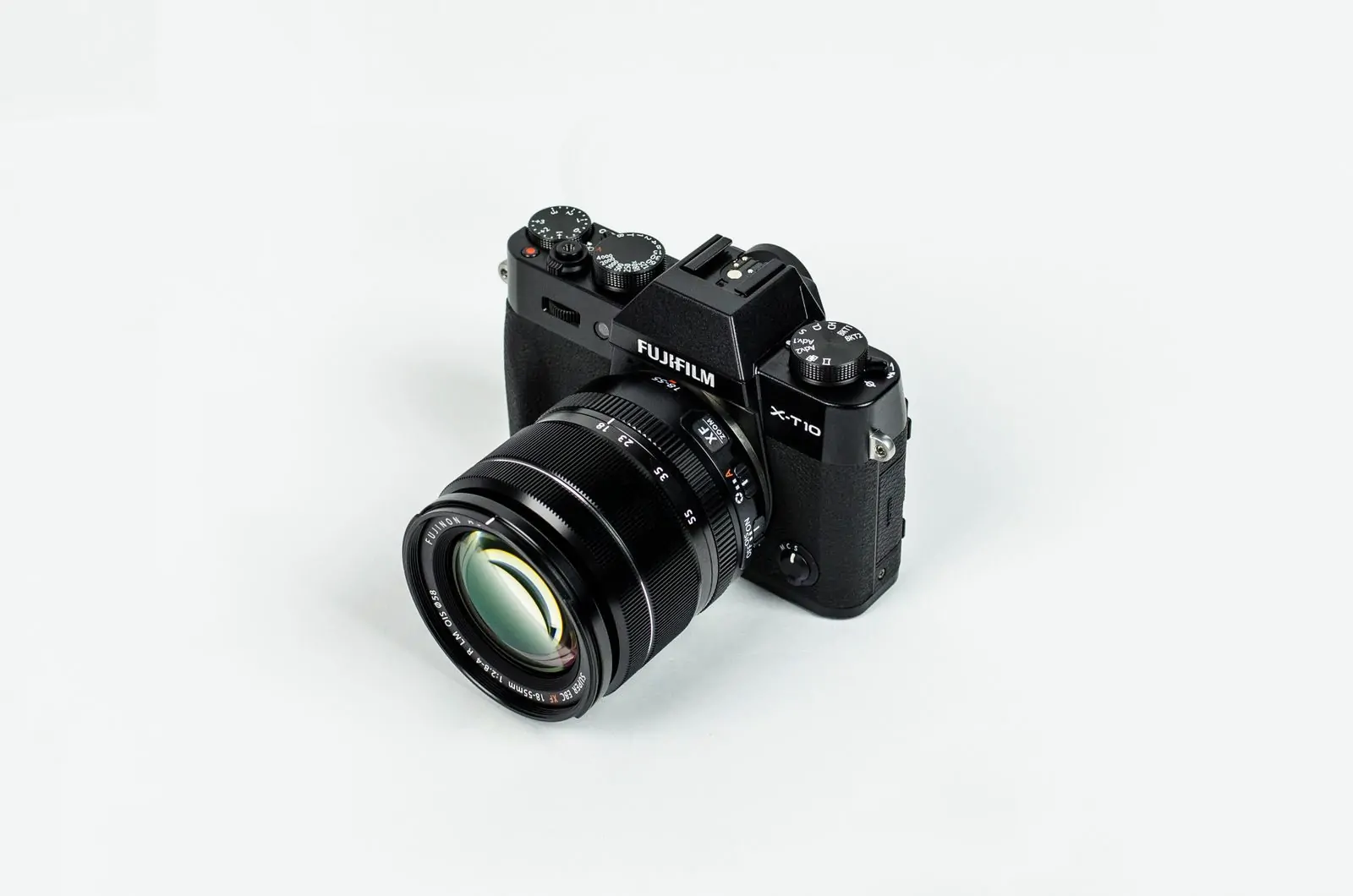 Mirrorless camera on tripod demonstrating camera gear setup for a buyer guide tutorial