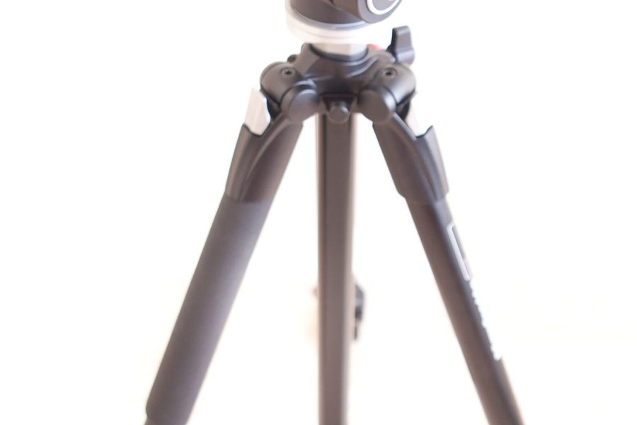 Best Heavy-Duty Tripods 2026: Studio, Wildlife, and Long-Lens Picks