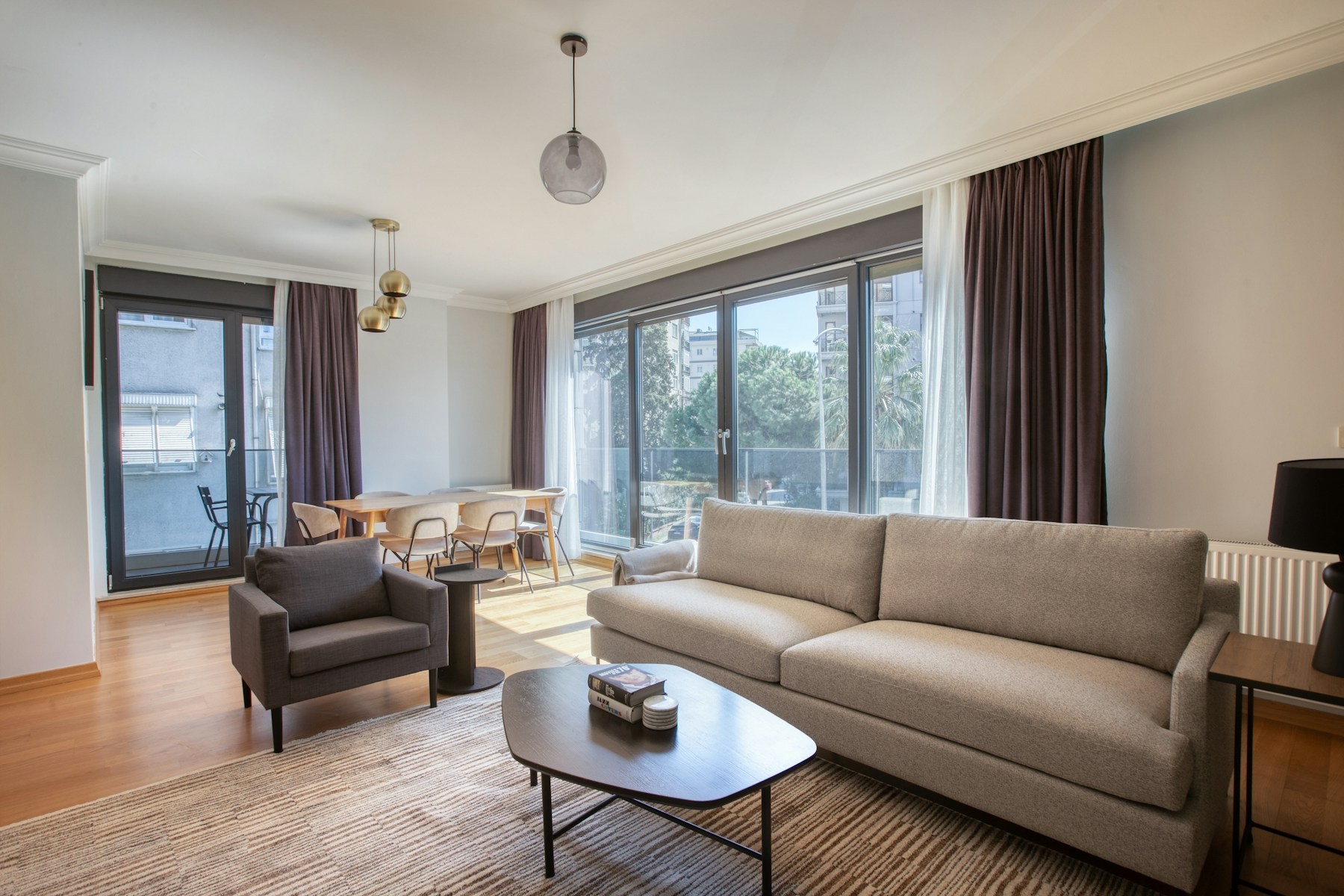 HDR Real Estate Photography: When to Bracket and Merge
