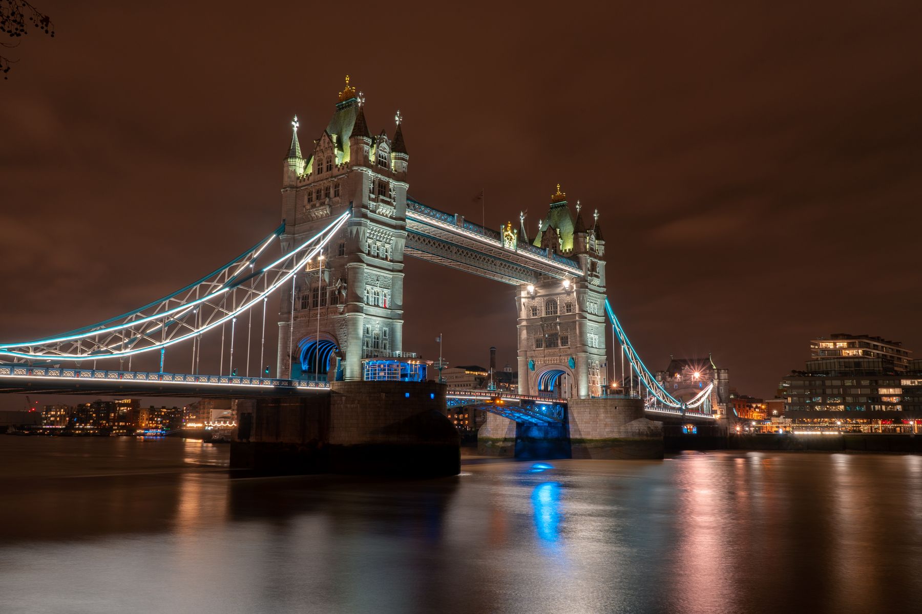 How to Photograph Iconic Landmarks Without Cliches