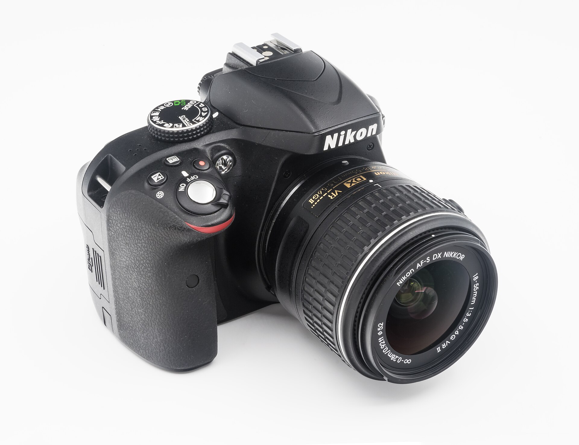Nikon D3300 - Nikon D3300 angled view with kit lens