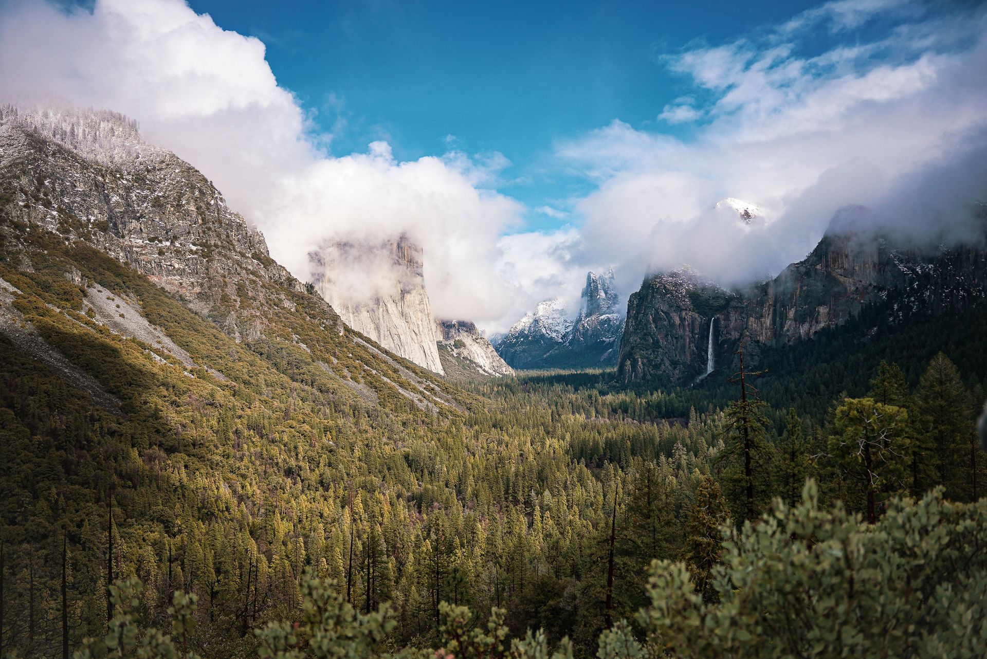 Tunnel View over Yosemite Valley as a storm clears around El Capitan and Bridalveil Fall