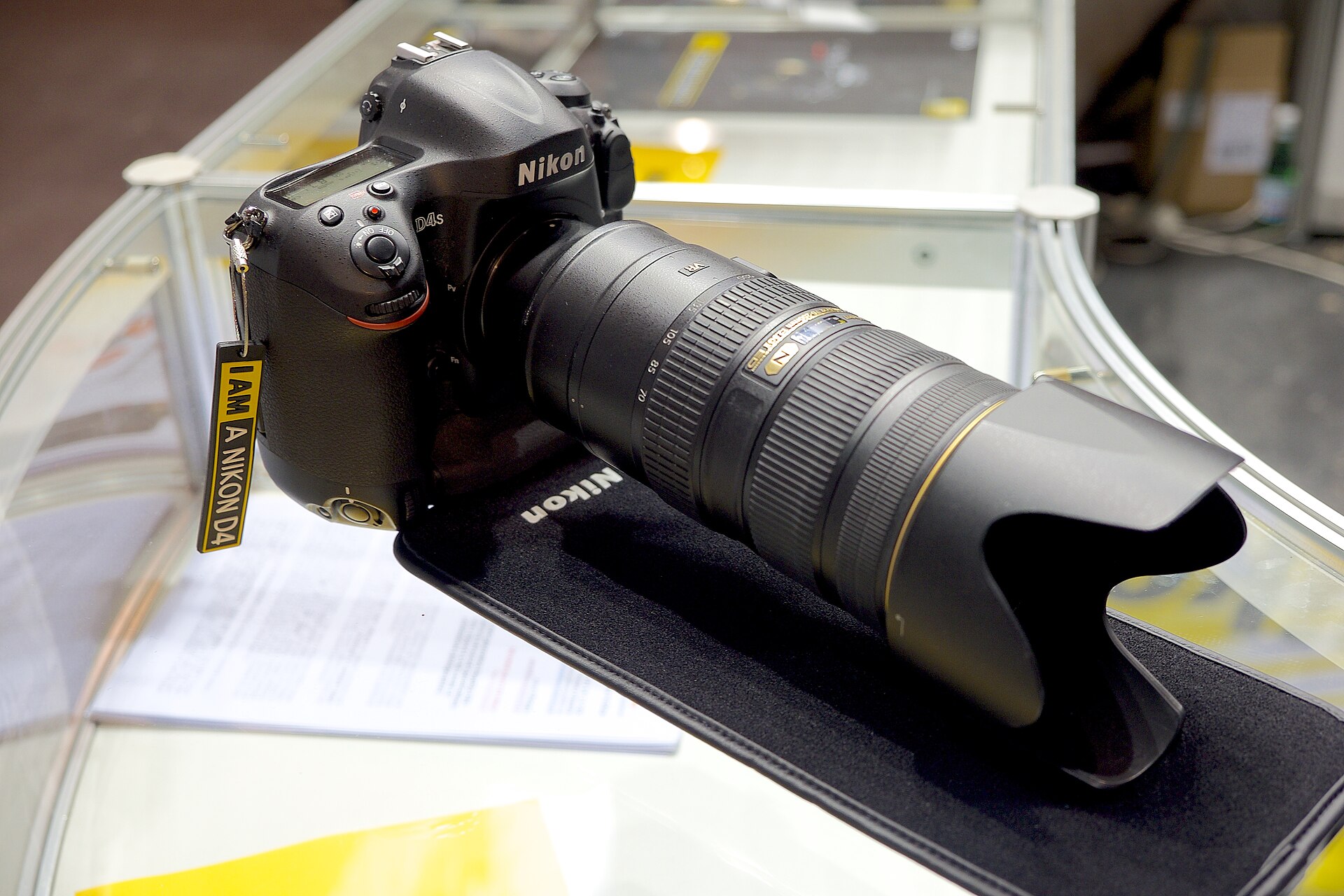 Nikon D4S - Nikon D4S body with a 70-200mm lens on display