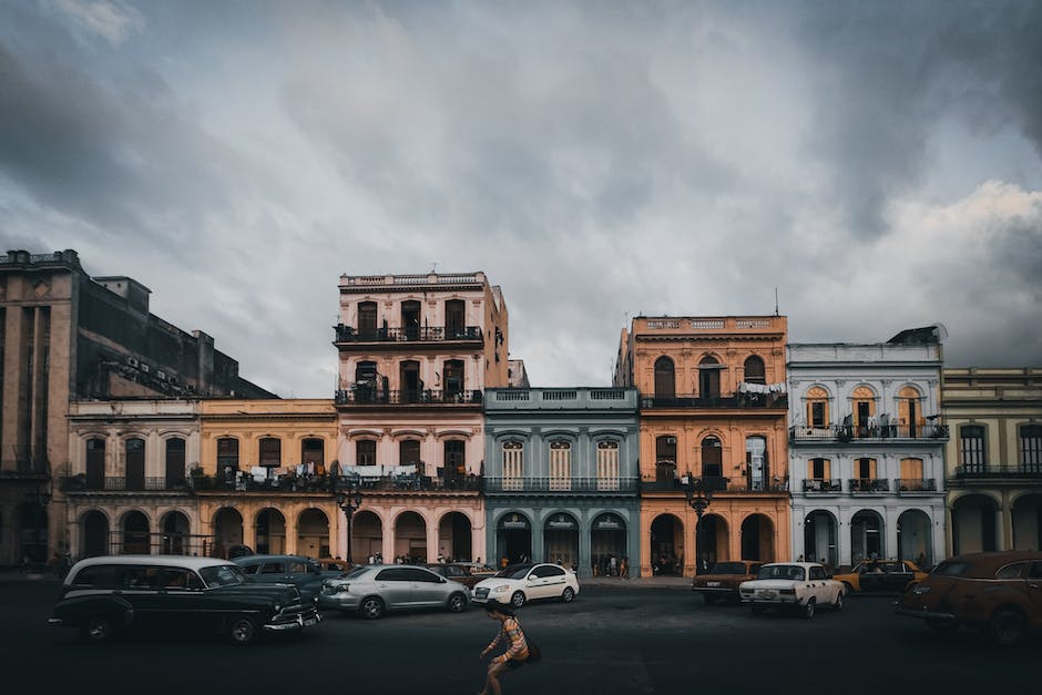 A vibrant image capturing the bustling art districts of Havana
